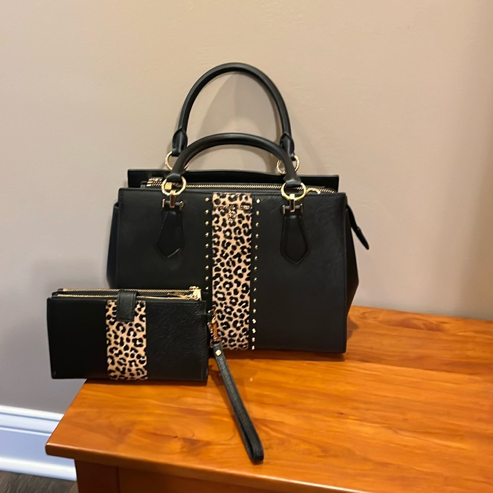 Michael Kors Medium Marilyn Satchel with matching Jet Set Double Zip Wristlet